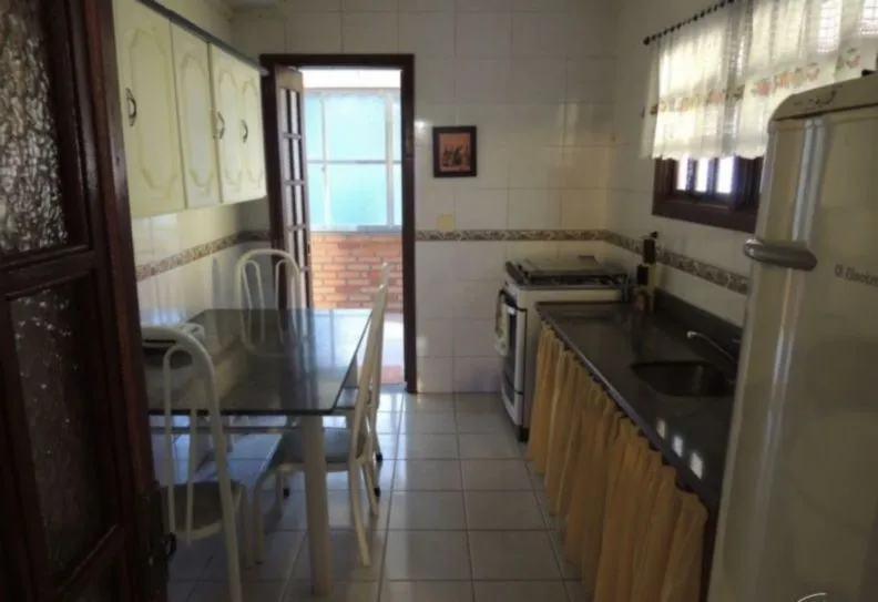 Imagem Sobrado para Venda - 800m², 3 dormitórios, Belém Novo
