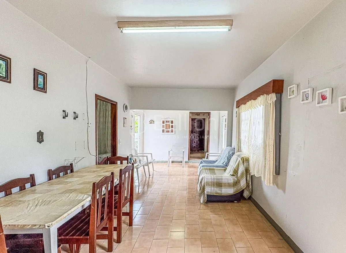 Imagem Casa com amplo terreno e potencial residencial/comercial no Centro de Rio dos Cedros