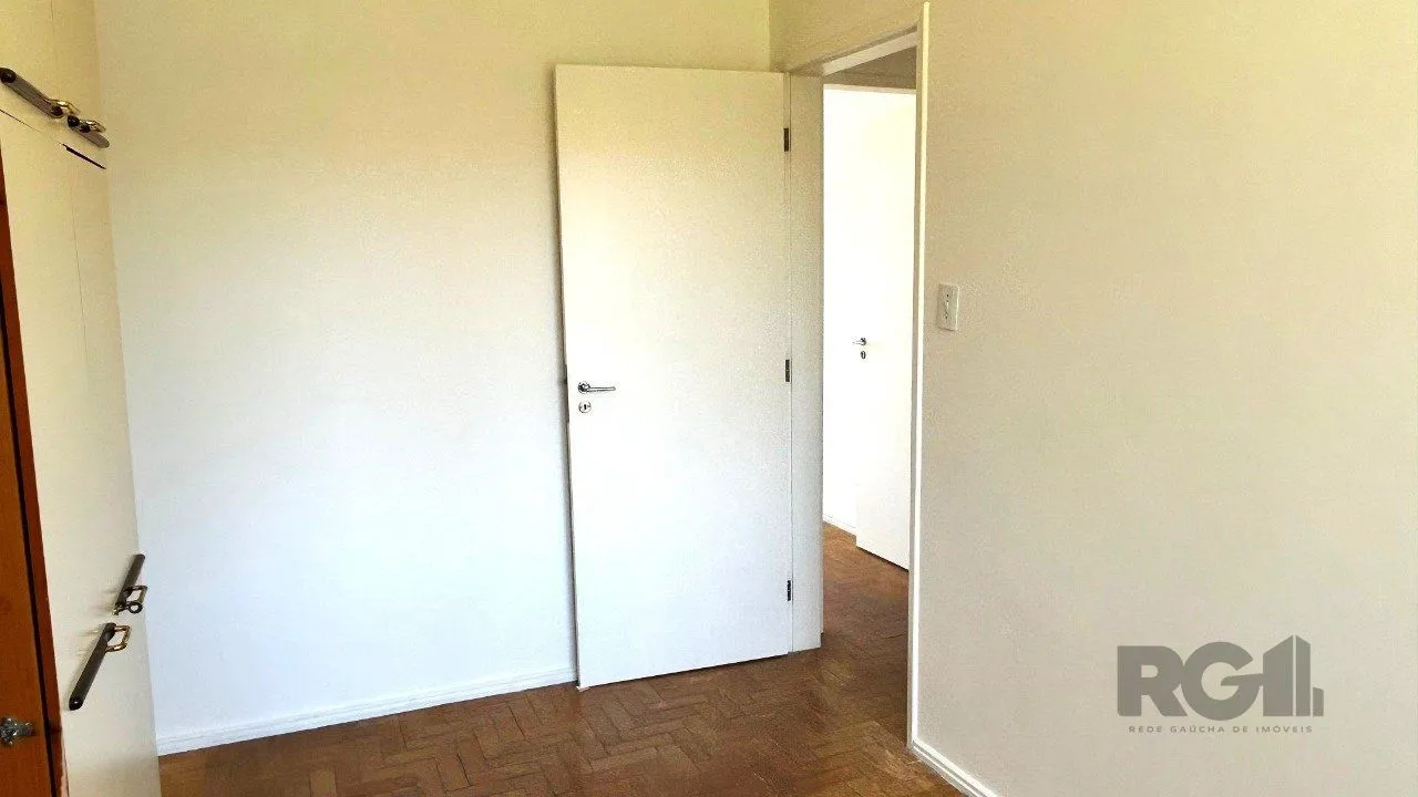 Imagem Apartamento 03 dormitórios no bairro Menino Deus, excelente localização.