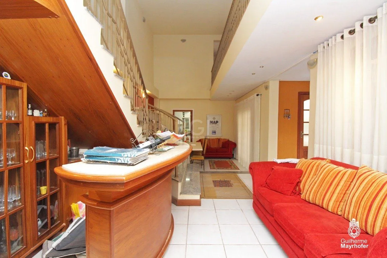Imagem Casa para Venda - 347m², 5 dormitórios, sendo 2 suites, 3 vagas - São João