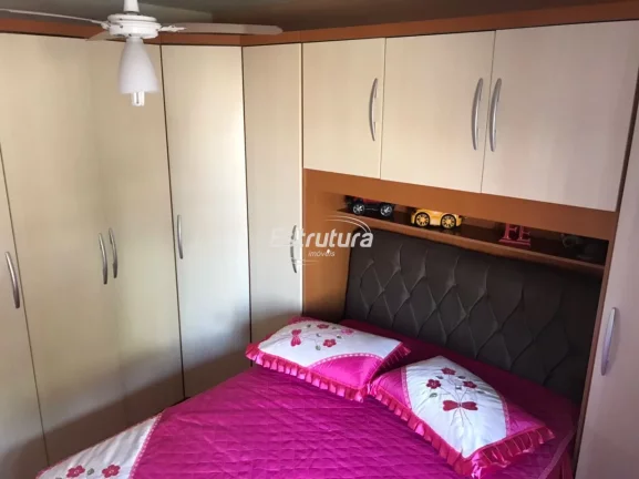 Imagem Sobrado com localização central e pátio amplo