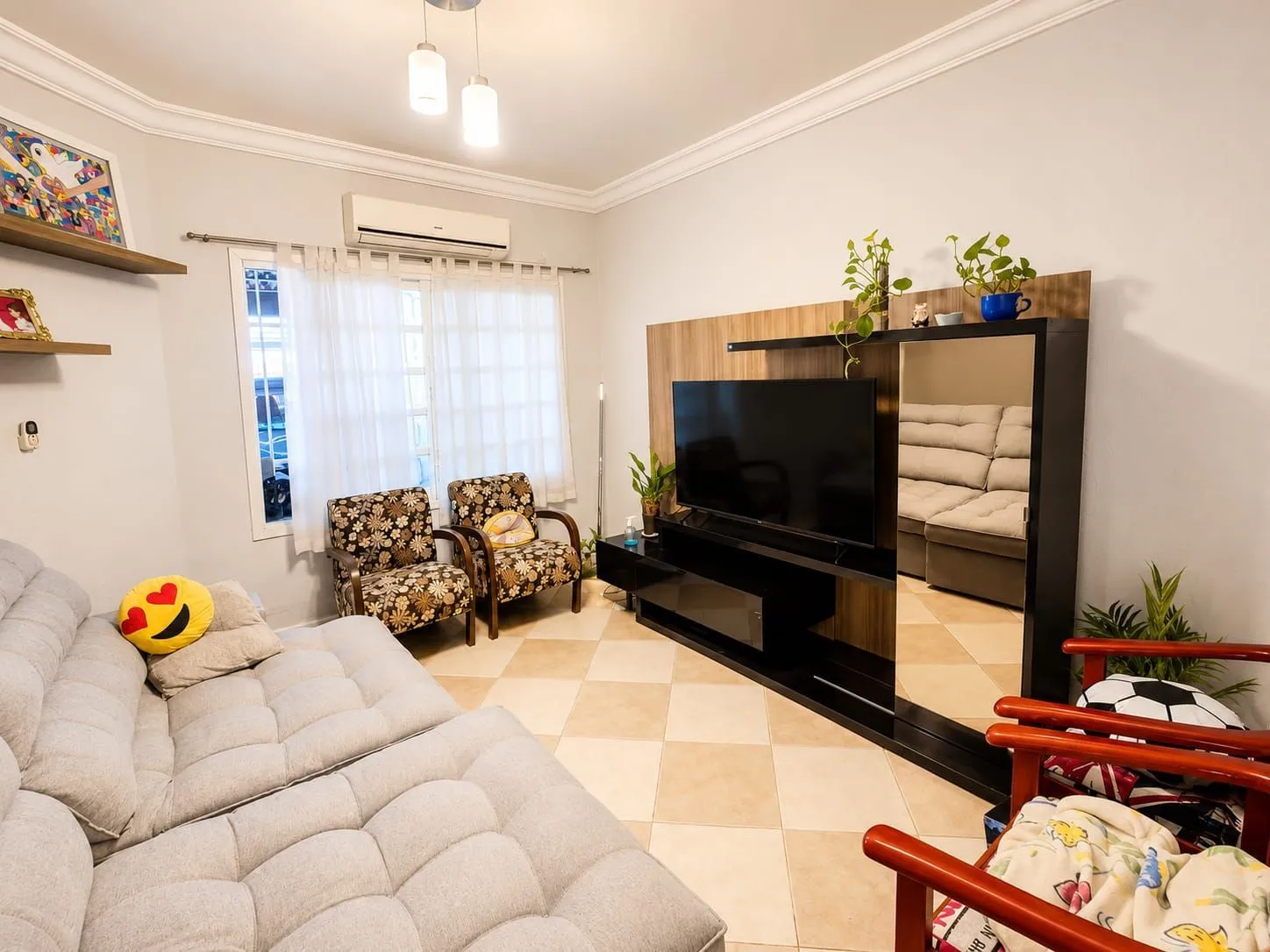Imagem Casa 03 dormitórios no bairro Guarujá em Porto Alegre