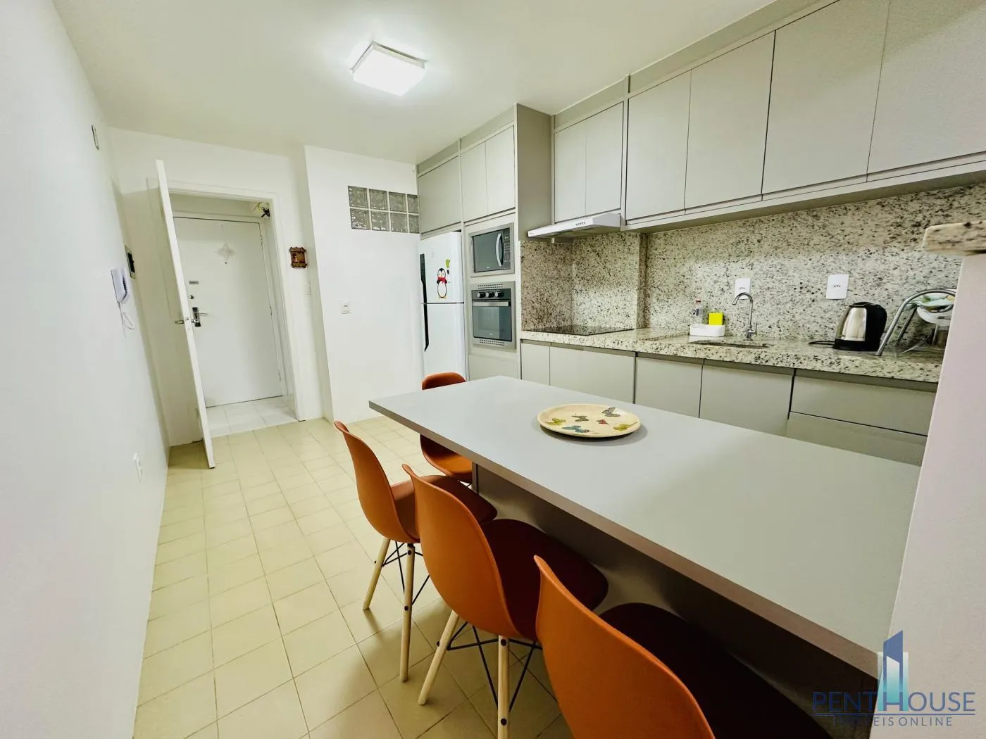 Imagem Apartamento Zona Central para Locação em Balneário Camboriú, CENTRO, 2 dormitórios, 1 suíte, 2 banheiros, 1 vaga