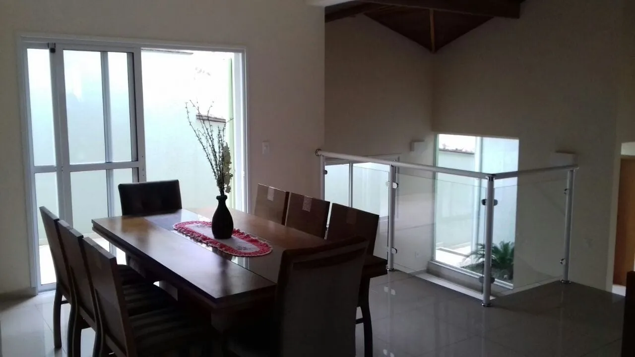 Imagem Casa à venda 3 Quartos, 3 Suites, 2 Vagas, 744.44M², Portal das Colinas, Guaratinguetá - SP