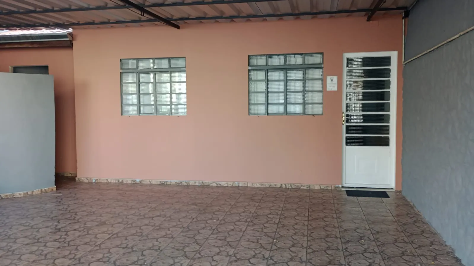 Imagem Casa no Wanel Ville V com Edícula ? 3 Quartos, Aquecimento Solar e Garagem para 2 Carros