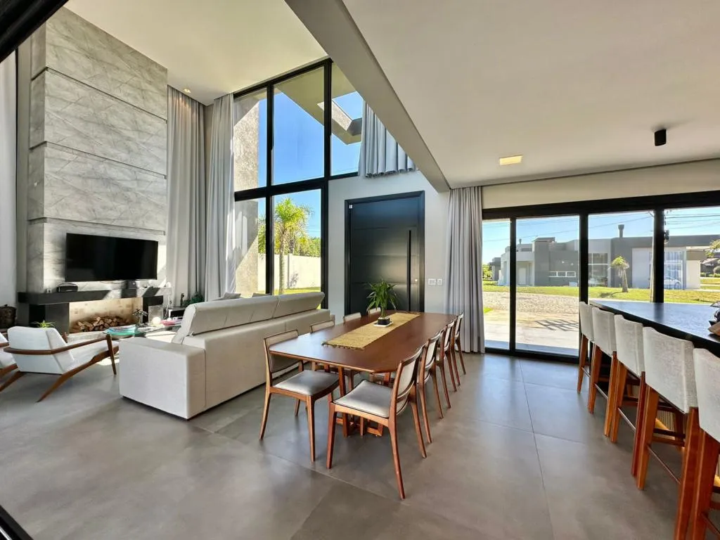 Imagem Casa em Condominio 4 Dormitórios - Bairro Capão Novo