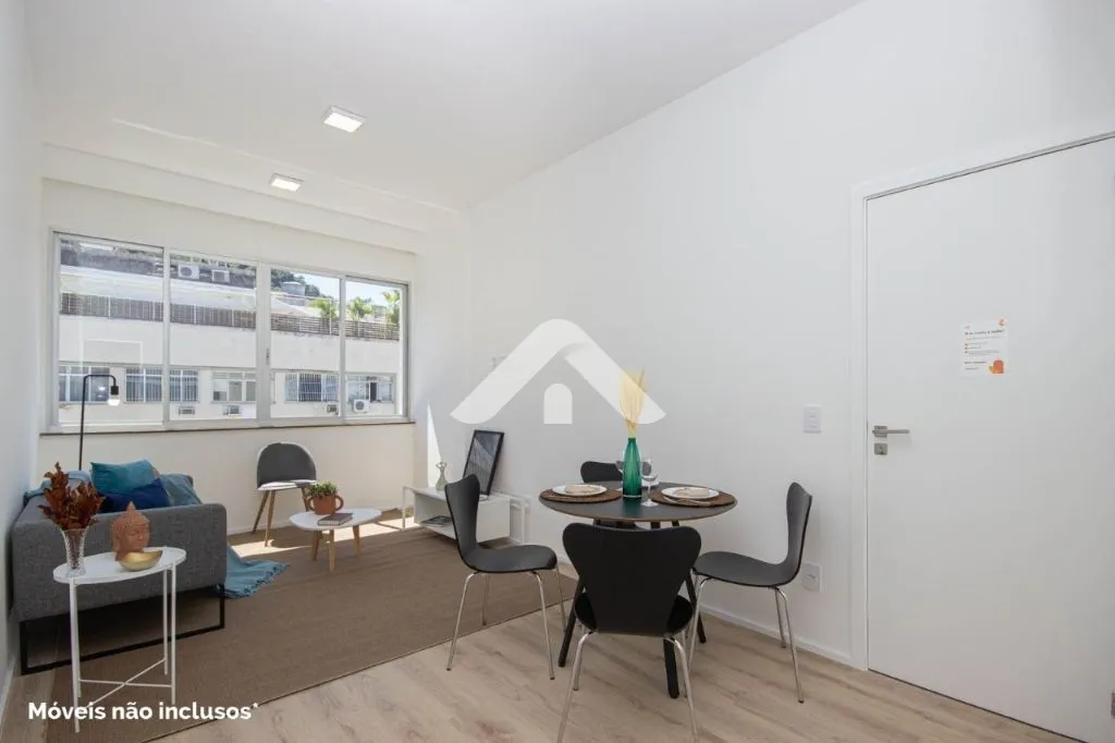 Imagem Apartamento de 106m² à Venda em Copacabana - Andar Alto, 3 Quadras da Praia