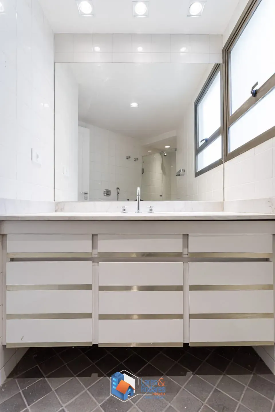 Imagem Apartamento para venda em Planalto Paulista com 3 quartos, sendo 1 suíte, 149m²