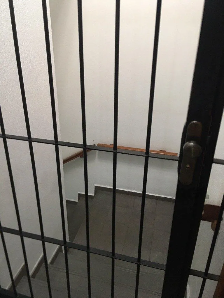 Imagem Prédio comercial com 02 lojas e 06 salas no bairro Jardim Itu, Porto Alegre/RS