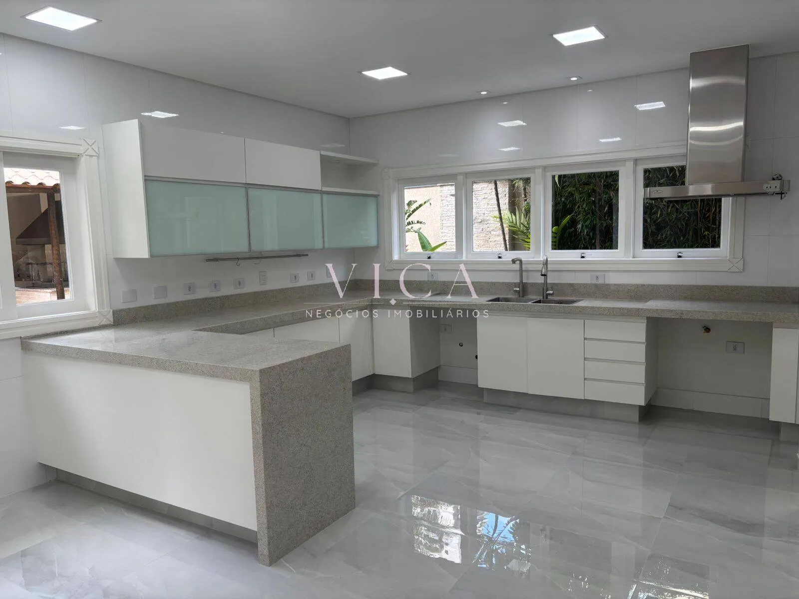 Imagem Casa para venda com 4 dormitórios, 450m2 - por R$ 3.900.000 - Alphaville