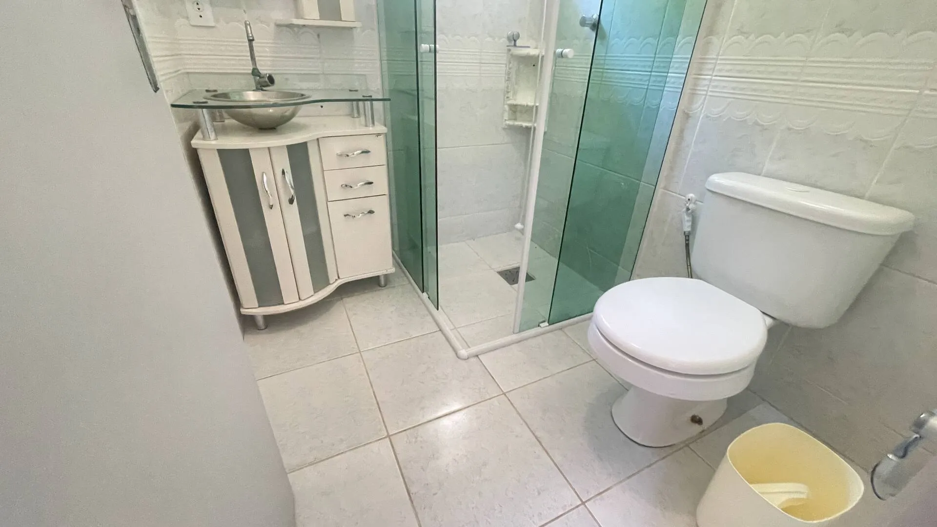 Imagem Apartamento para locação Mensal Canasvieiras, 3 dormitórios.