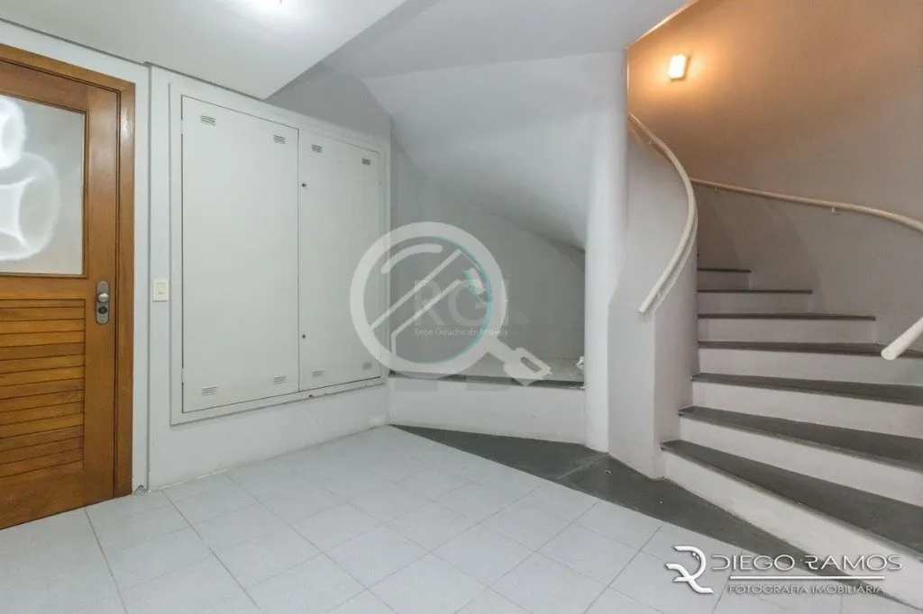 Imagem Apartamento semi mobiliado, com 83 m² privativos. 2 dormitórios, sendo 01 suíte e outra suíte am...