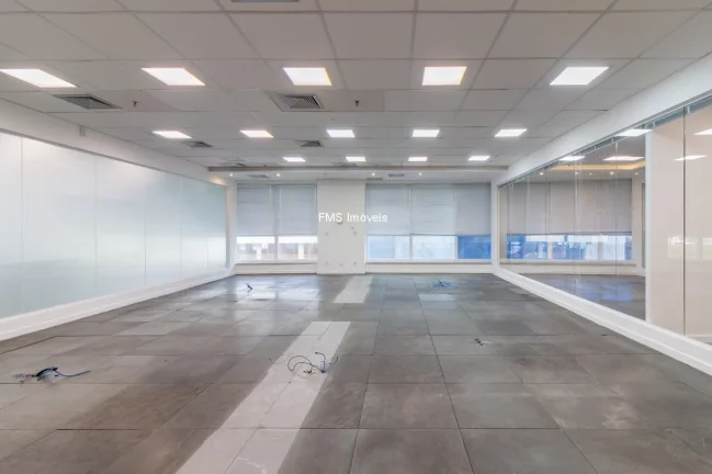 Imagem Conjunto comercial com 296m² no Butantã.