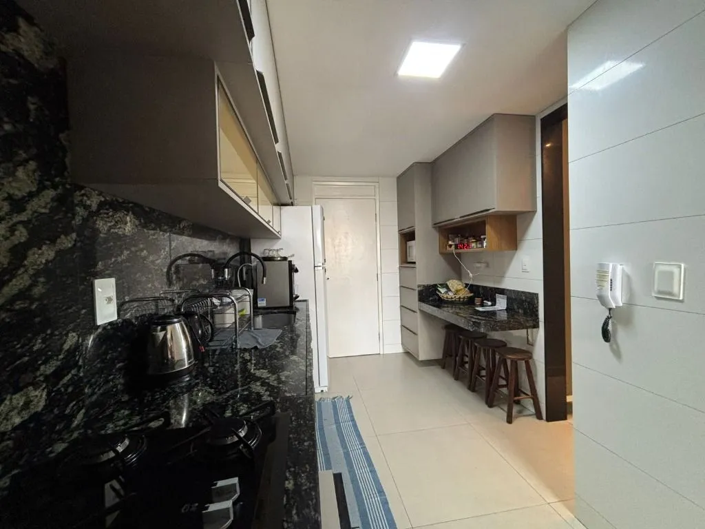 Imagem Apartamento reformado com 100 m², 3 quartos, suíte e lazer completo no Jardim Oceania, a poucos metros da praia.
