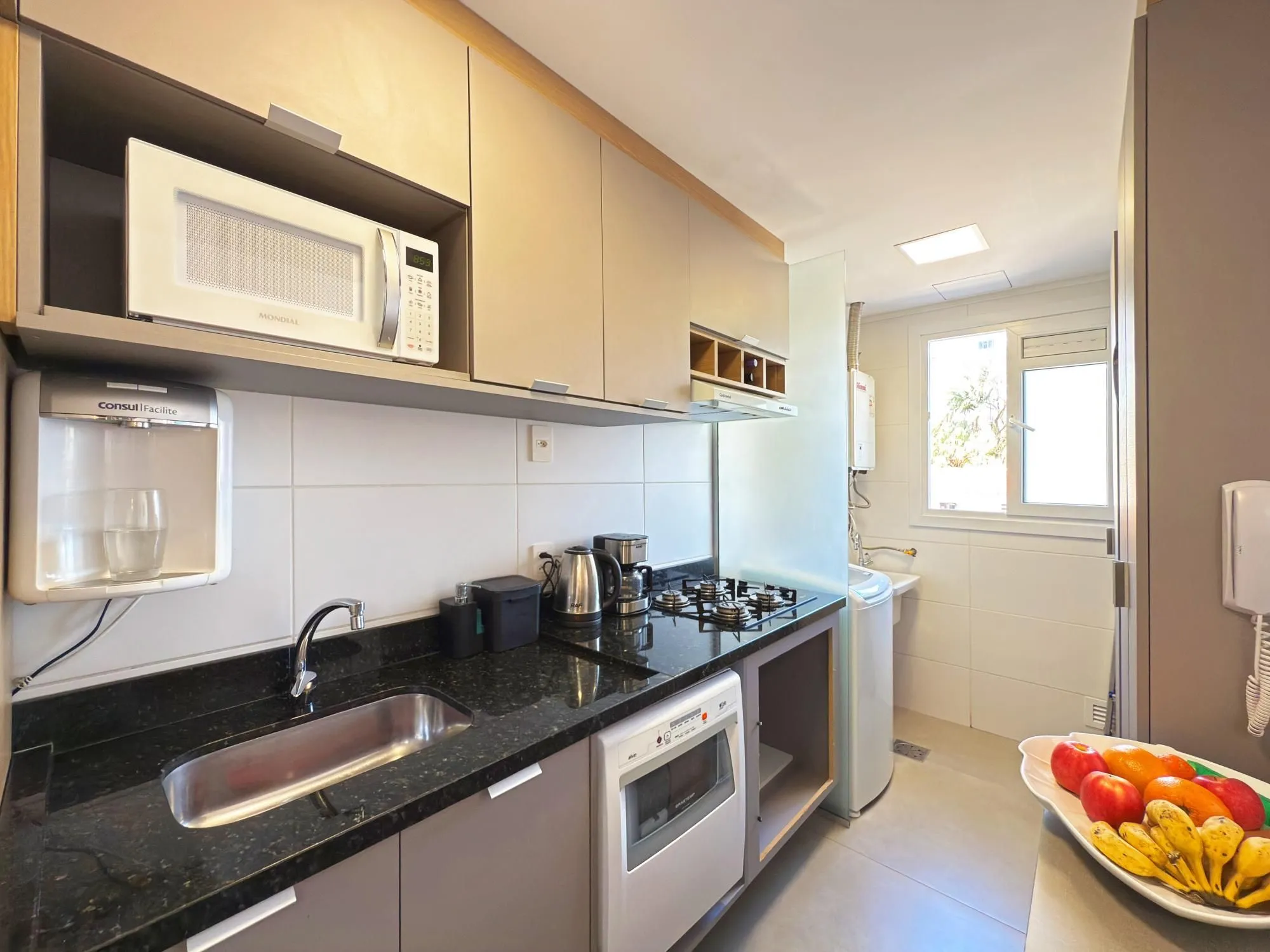 Imagem Apartamento 03 Suítes bairro Cristal, 88,97m² de área privativa, semimobiliada e 02 vagas de garagens cobertas.