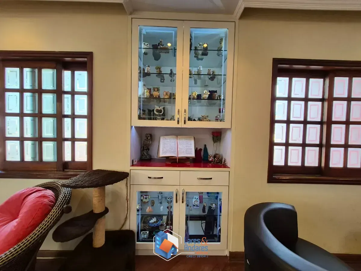Imagem Casa para venda em Parque São Domingos com 3 quartos, sendo 1 suíte, 313m²
