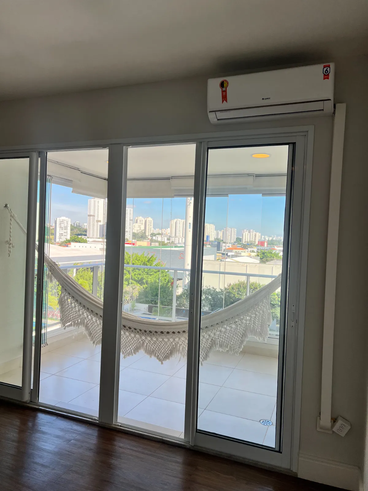 Imagem Apartamento para venda em Vila Anastácio com 2 quartos, sendo 1 suíte, 70m2