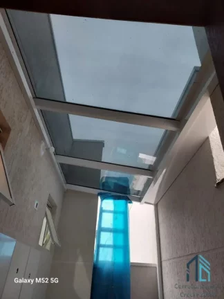 Imagem Casa de alvenaria, nova, em condomínio, Semi Mobiliada no Bacacheri em Curitiba PR