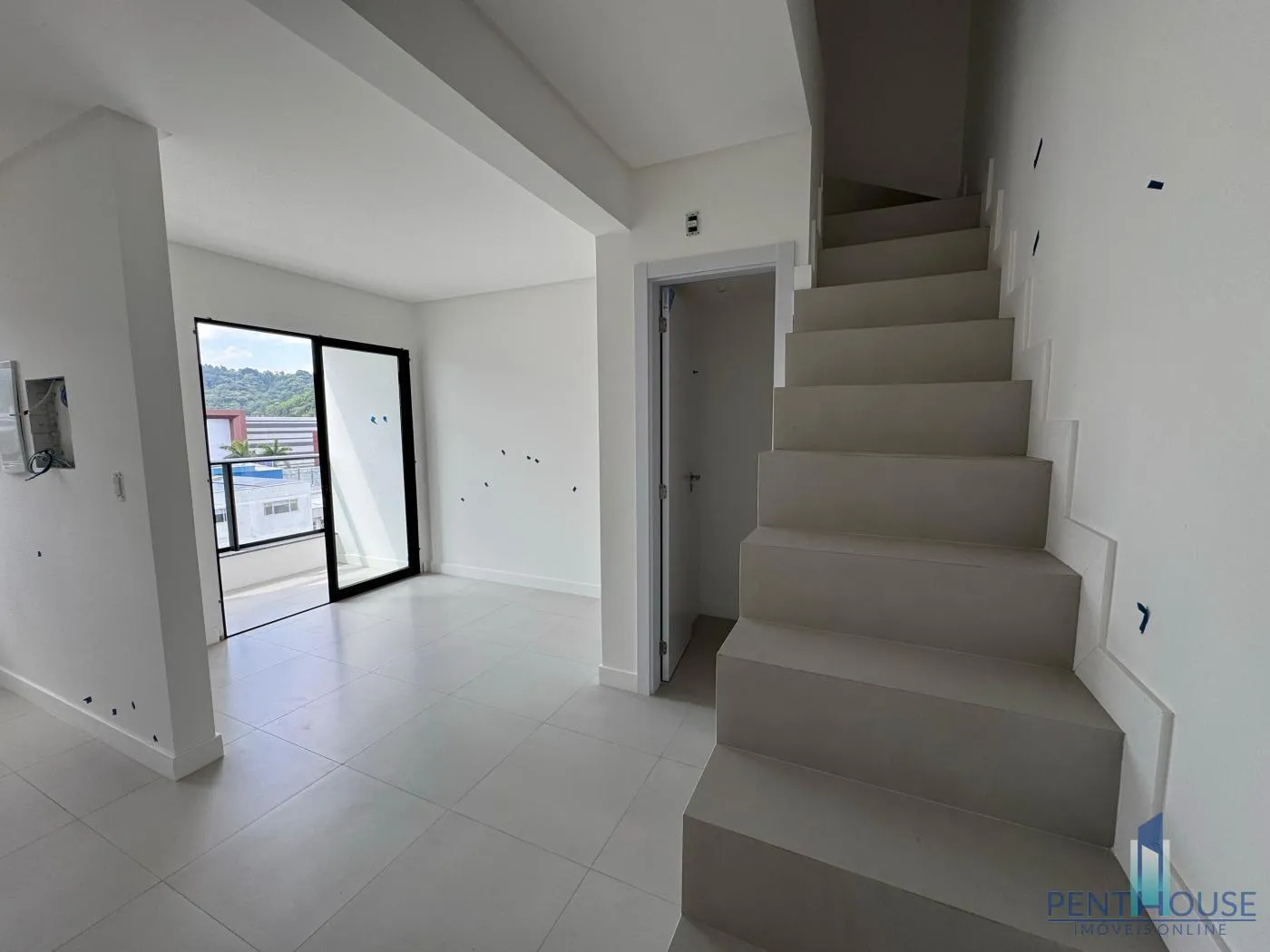 Foto do imóvel Apartamento Duplex para Venda em Balneário Camboriú, ESTADOS, 1 dormitório, 1 suíte, 2 banheiros, 1 vaga em Rua São Paulo, 120 - ESTADOS, Balneário Camboriú - SC