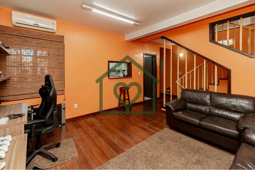Imagem Apresento um excelente imóvel comercial e residencial localizado na Av. Pará, a apenas meia quadra...