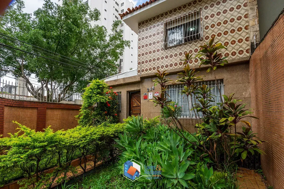 Imagem Sobrado para venda em Vila Firmiano Pinto com 3 quartos, sendo 1 suíte, 240m²