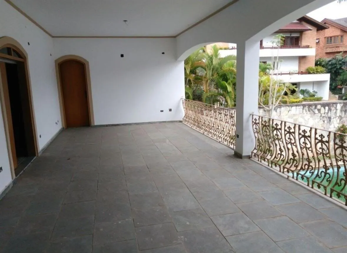 Imagem Casa à venda no Alphaville 01 em Barueri, 11 suítes, 1.800 m² construídos, terreno de 2.440 m² e frente ao clube