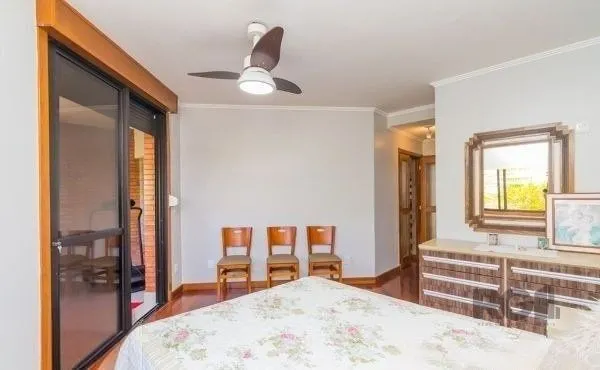 Imagem Casa sobrado no Cristal de 3 dormitórios e 3 vagas