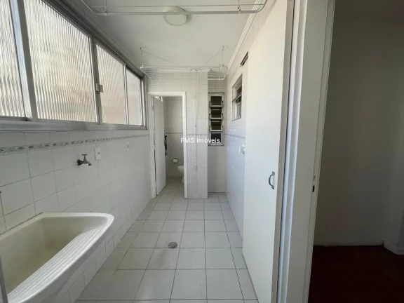 Imagem Imóvel à venda ou locação na Vila Nova Conceição: 3 quartos, 1 suíte, 3 banheiros, 1 vaga, 94m² - São Paulo-SP