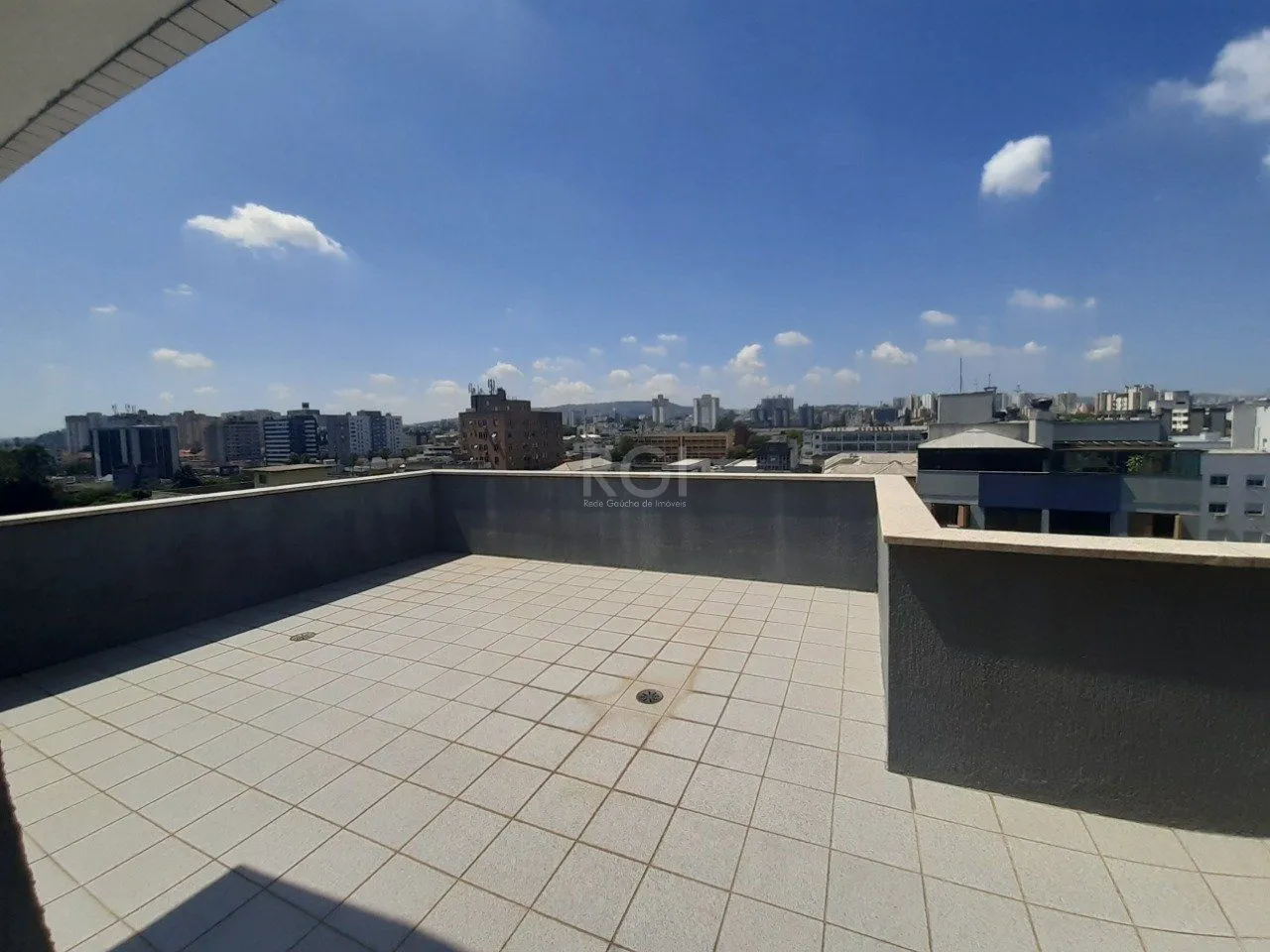 Imagem Cobertura para Venda - 281.25m², 3 dormitórios, sendo 1 suites, 2 vagas - Cristo Redentor