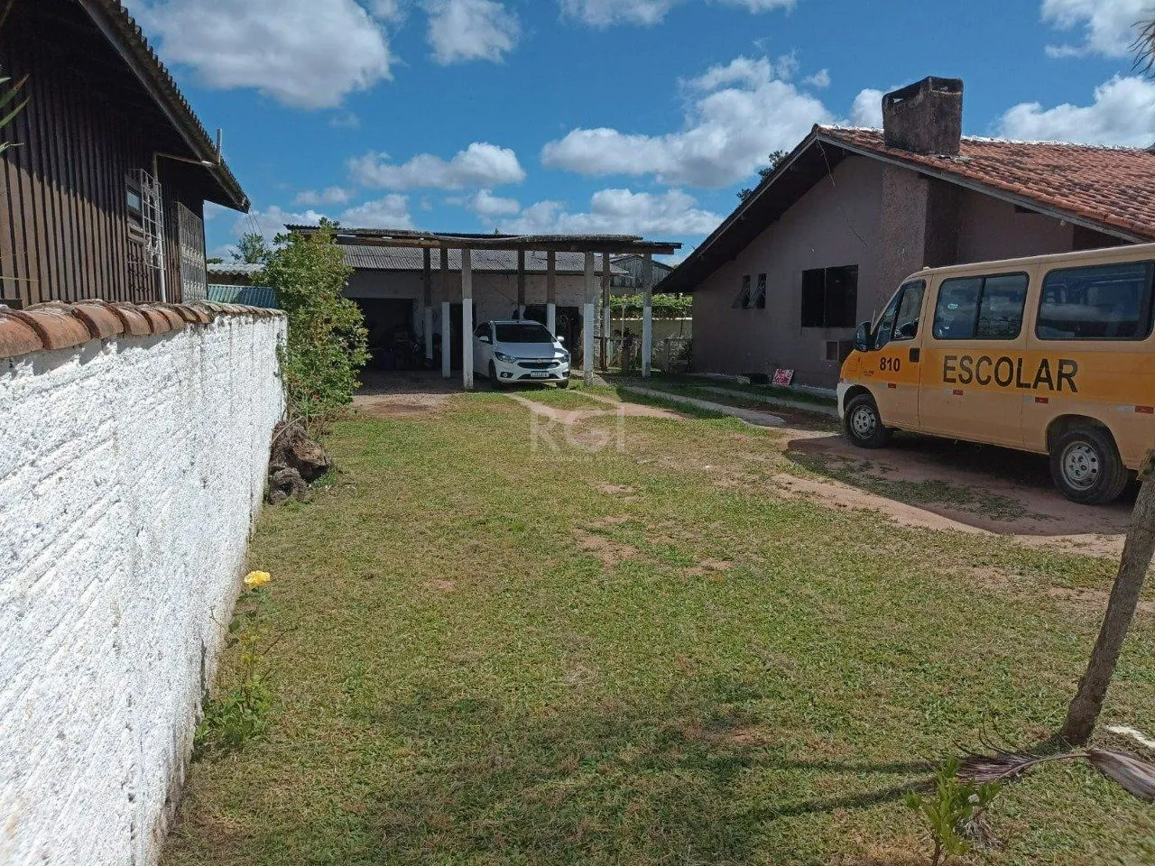 Imagem Casa 3 dormitórios, sendo 1 suite, 9 vagas - bairro Ponta Grossa Porto Alegre RS