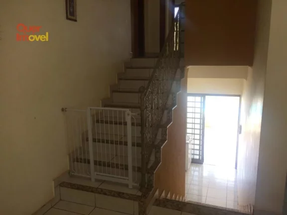 Imagem Casa à venda em Ribeirão Preto-SP: 3 quartos, 1 suíte, 2 salas, 4 banheiros, 7 vagas de garagem, 249,00 m² de área.