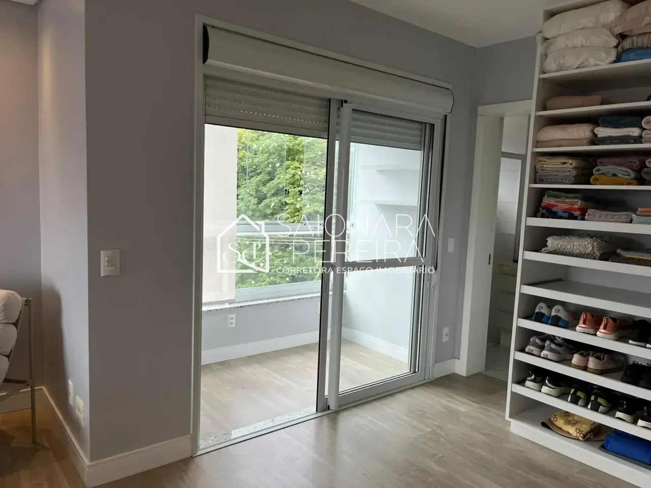 Imagem Apartamento à venda com 3 dormitórios e vista panorâmica no Itaguaçu, Florianópolis