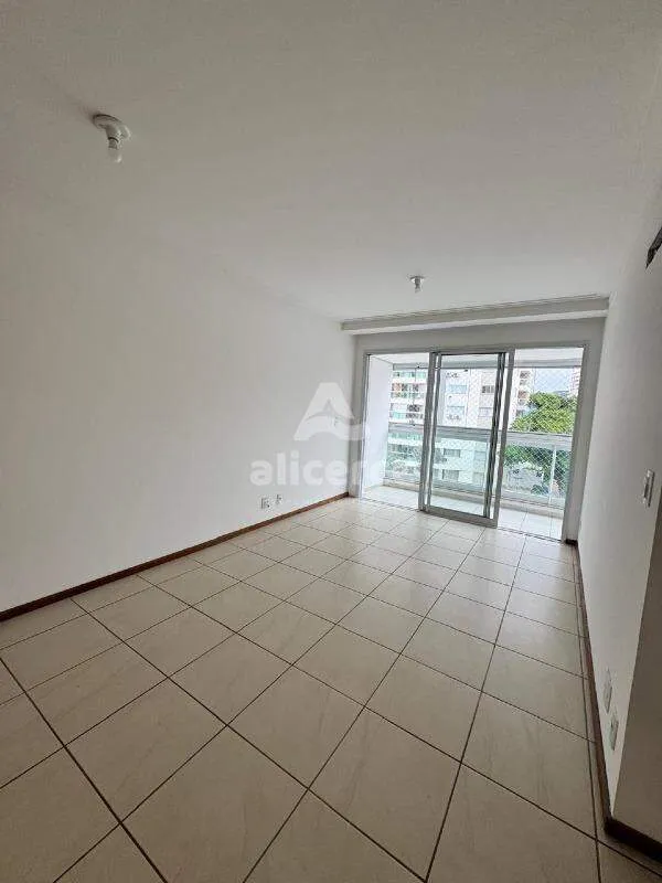 Imagem Apartamento à venda com 2 quartos 1 suíte, 75,02m² em Barreiros São José