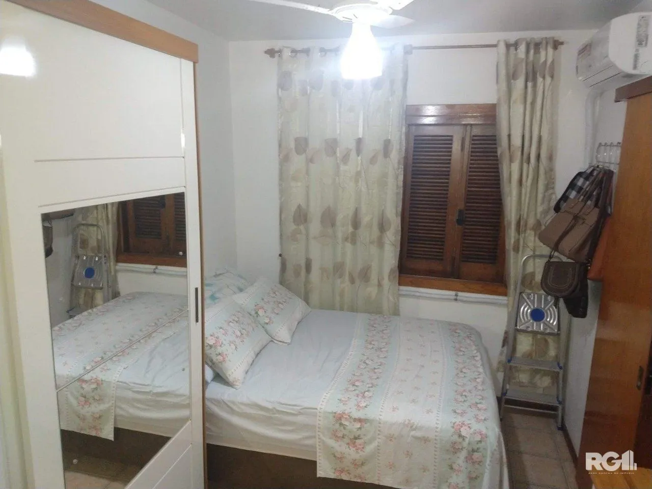 Imagem Apartamento de 1 dormitório com vaga de garagem escriturada na Rua Lopo Gonçalves.
