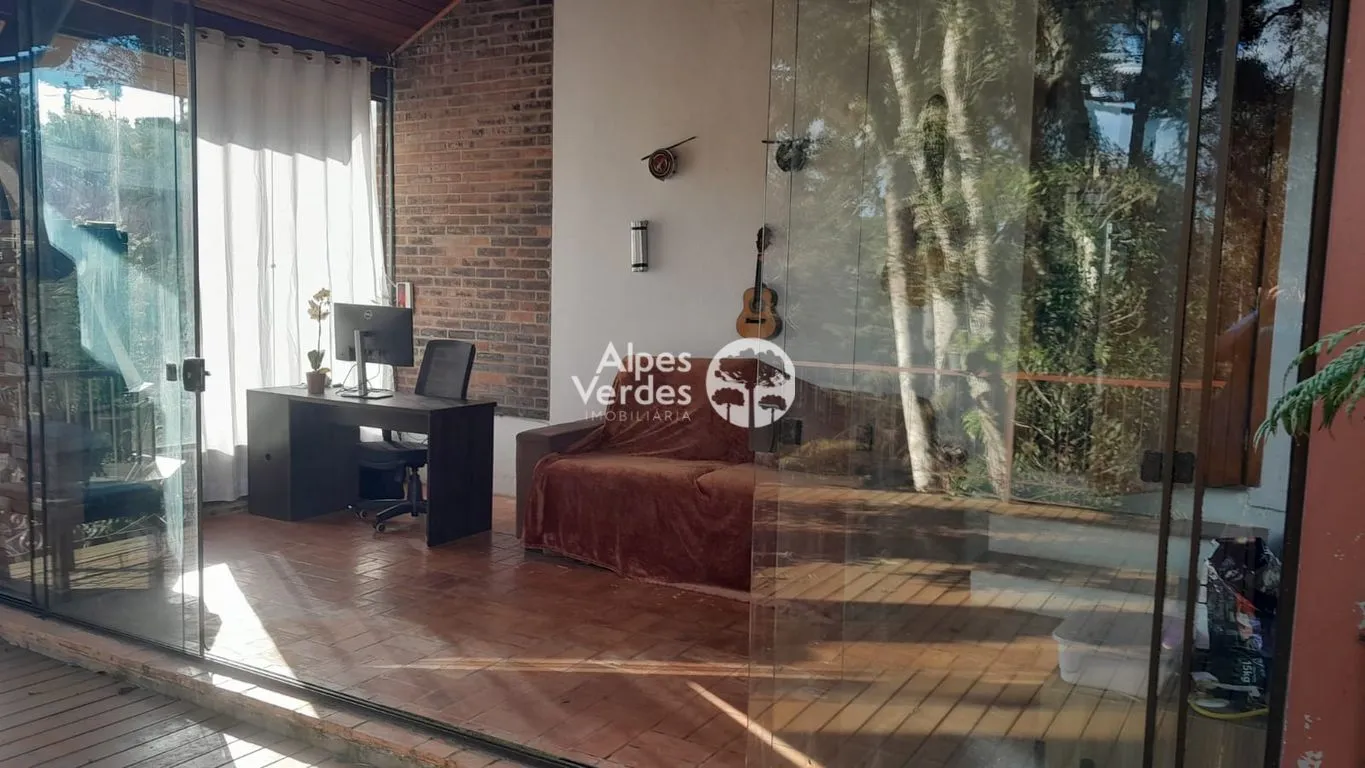 Imagem Vende-se Casa em Canela-RS, no Bairro Maggi, com 2 quartos