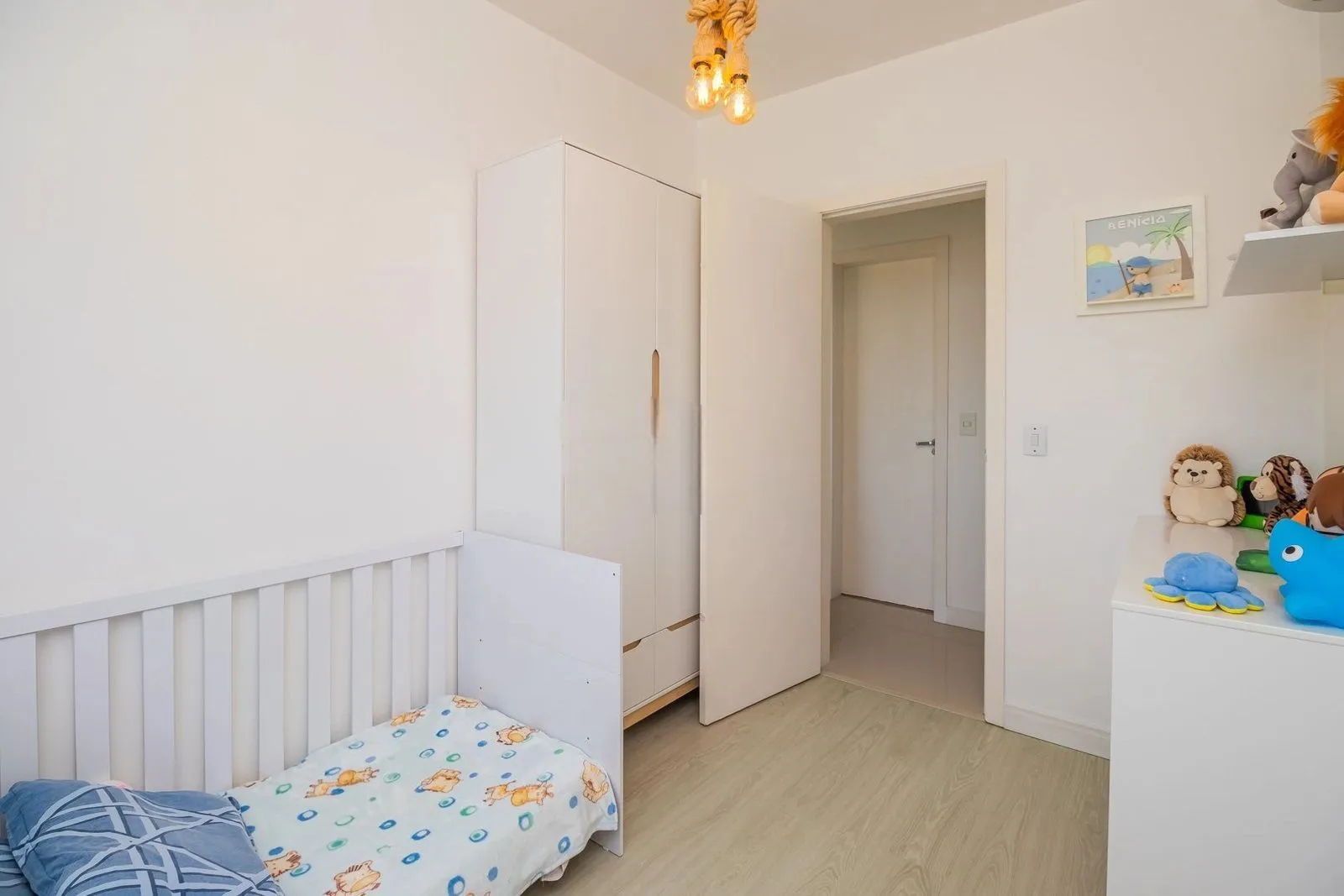 Imagem Apartamento 2 Dormitórios com Suíte e 2 Vagas no Jardim Botânico - Porto Alegre
