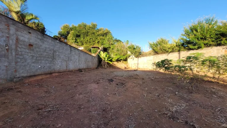 Imagem Lote grande de 480m² a venda no bairro Ayrton Senna.