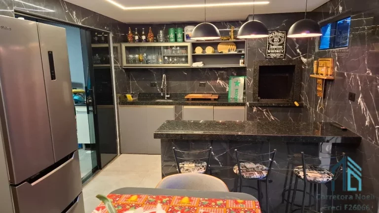 Imagem Triplex com piscina padrão, em região privilegiada, 900mtrs parque BACACHERI em Curitiba PR
