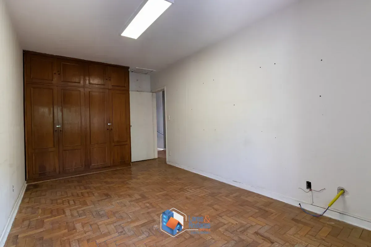 Imagem Casa para venda em Moema com 3 quartos, sendo 1 suíte, 190m²