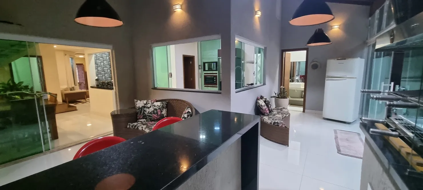 Imagem Magnífica Casa no Condomínio Reserva dos Lagos: Espaços Amplos, Acabamentos de Alto Padrão e Vista Única