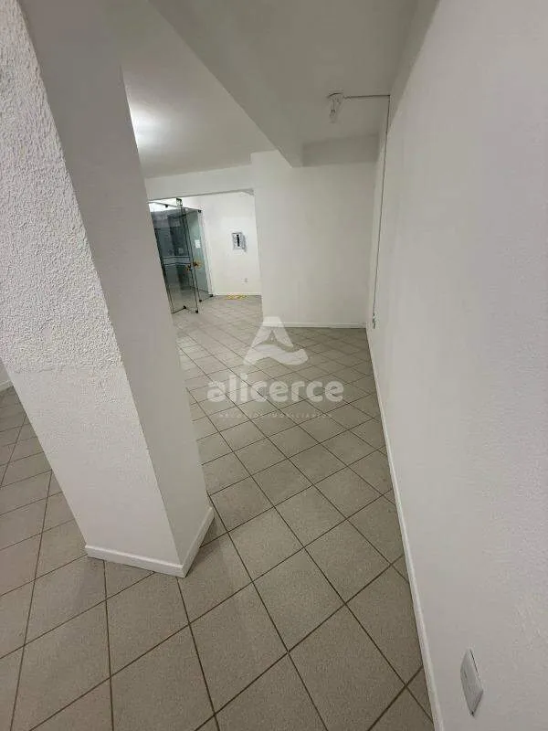 Imagem Sala à venda com , 43,9m² em Praia Comprida São José