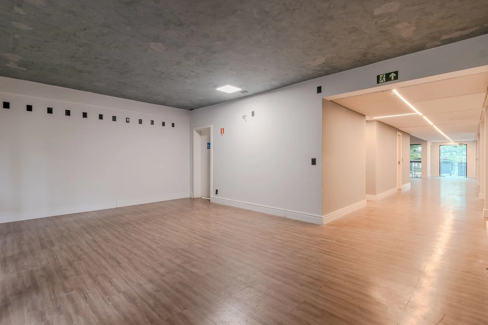 Imagem PRÉDIO COMERCIAL À VENDA | LOCALIZAÇÃO ESTRATÉGICA EM PORTO ALEGRE
