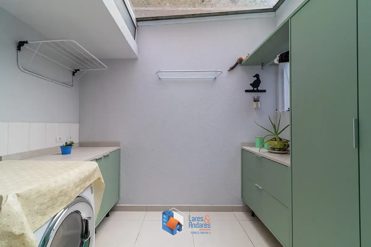 Imagem Casa no condomínio Condomínio Vila Hípica para venda com 4 quartos, sendo 2 suítes, 151m²