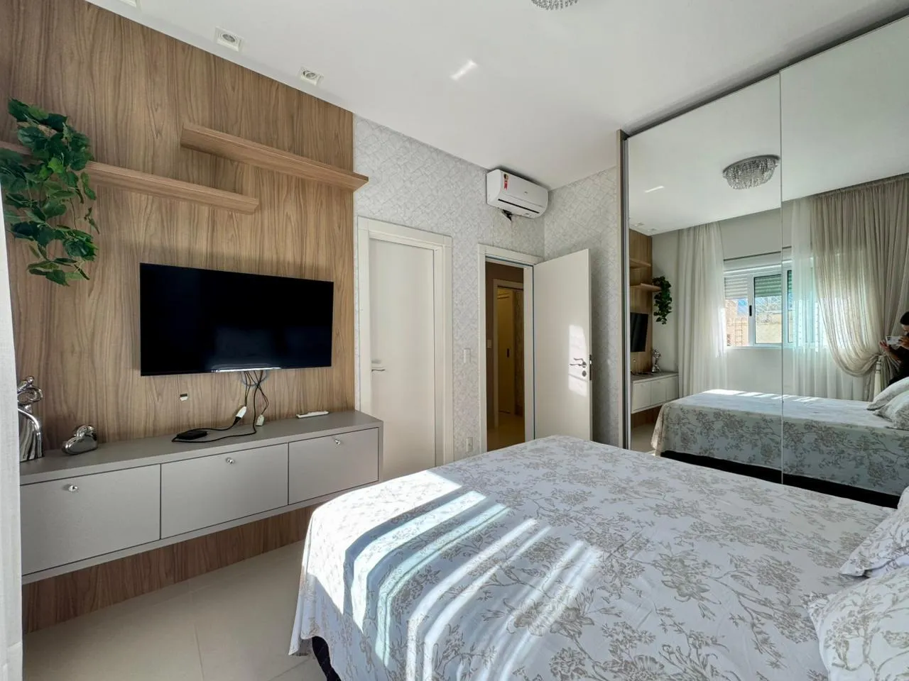 Imagem Apartamento com vista para o mar à venda com 240m2 por R$ 8.000.000,00