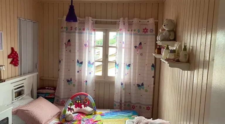 Imagem Casa com 6 Quartos à Venda, 140 m² em São Francisco - Criciúma