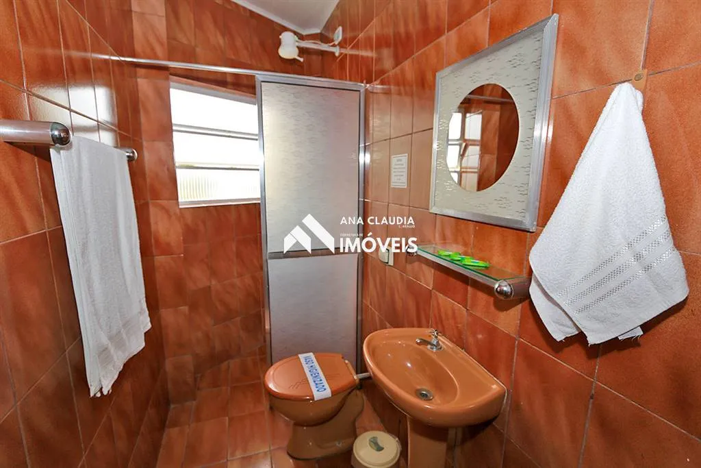 Imagem Imóvel com Pousada em funcionamento. 
Pode ser convertida em escritórios comerciais ou apartamentos para aluguel.
Área do restaurante pode funcionar independente do restante do imóvel