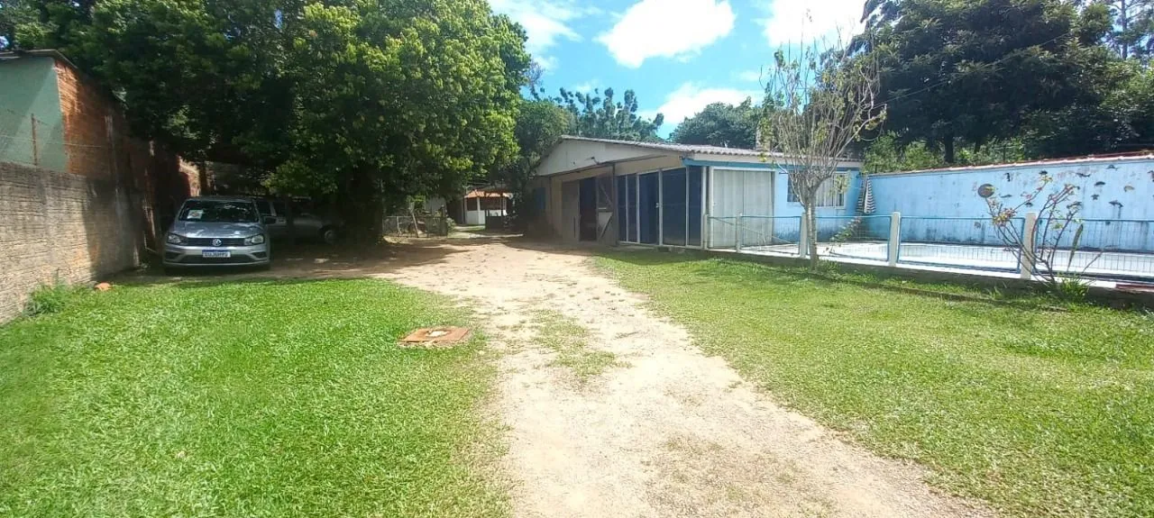 Imagem Terreno no bairro Hípica com 3.780m² com 3 casas