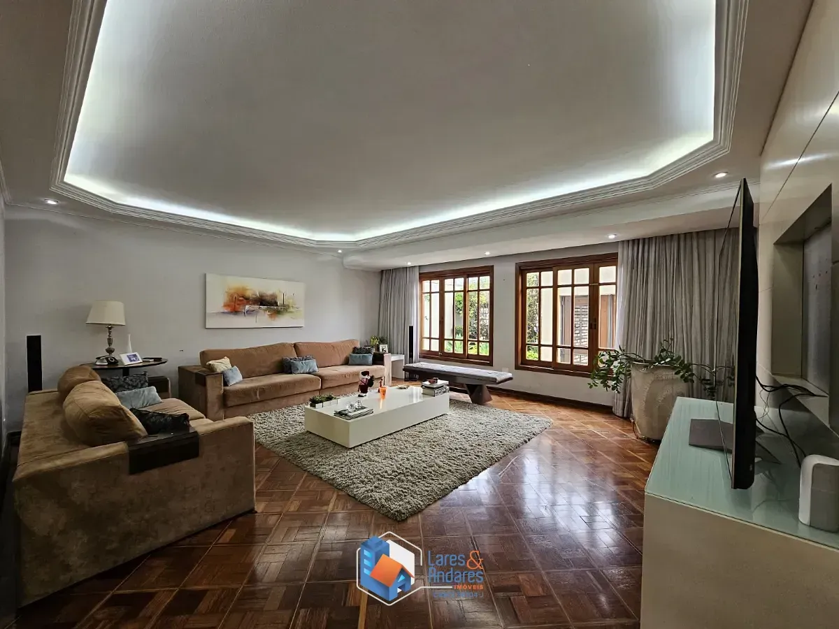 Imagem Sobrado para venda em Jardim Carlu com 4 quartos, sendo 2 suítes, 453m²