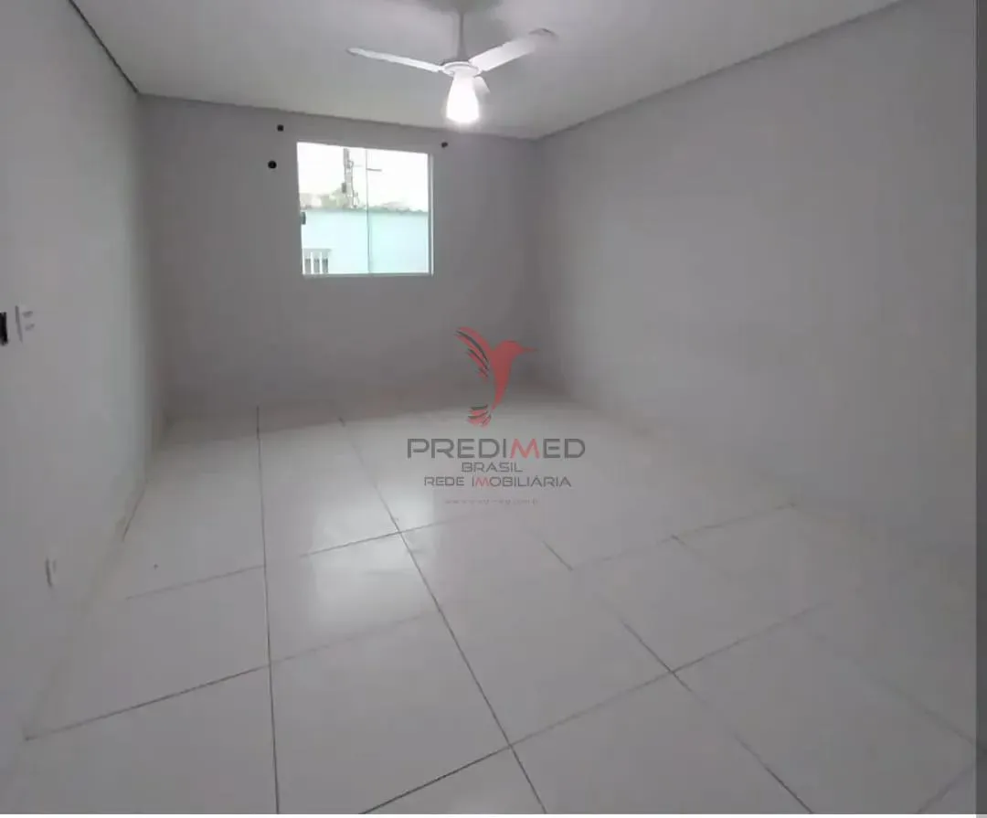 Imagem Ótima casa com piscina na Cohab em Guaratinguetá/SP