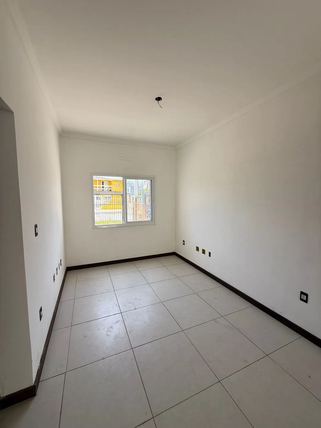 Imagem Casa à venda em Porto Alegre, Camaquã, com 3 quartos, 230m2